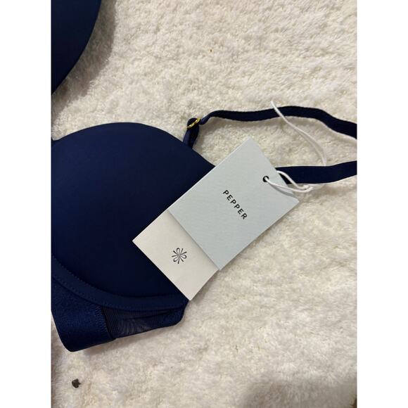 NWT Pepper Adjustable Underwire Padded Up Bra Navy Women's Size 32AA - Picture 3 of 4